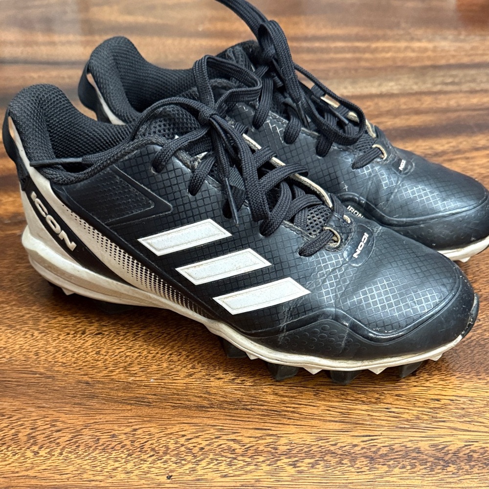 Adidas Icon Yourh Black & White Baseball Cleats